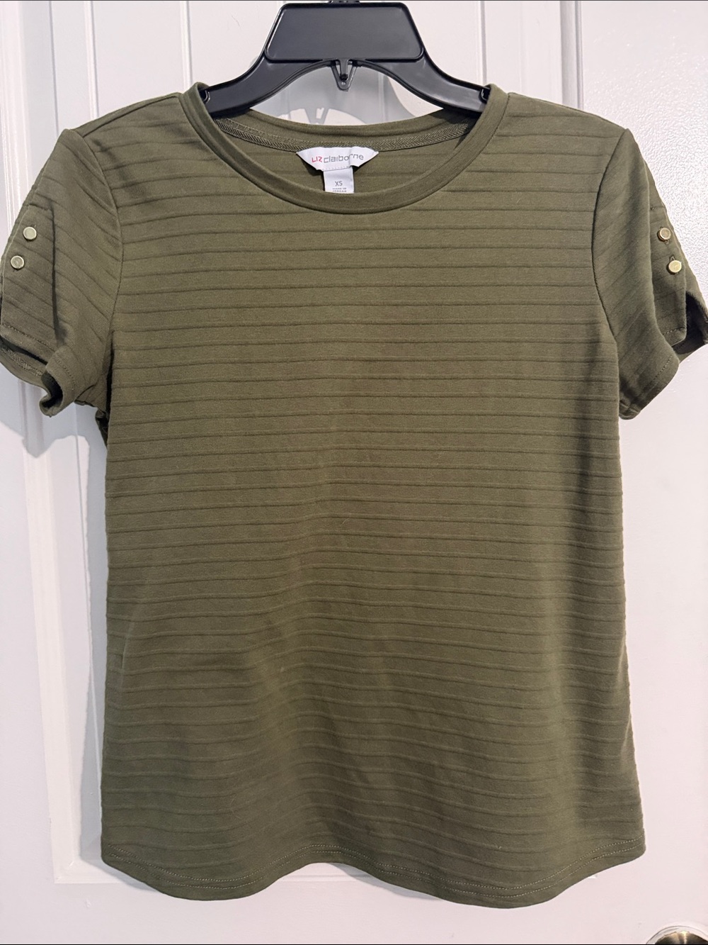 Liz Claiborne Olive Short Sleeve Ribbed Tee with Button Accent